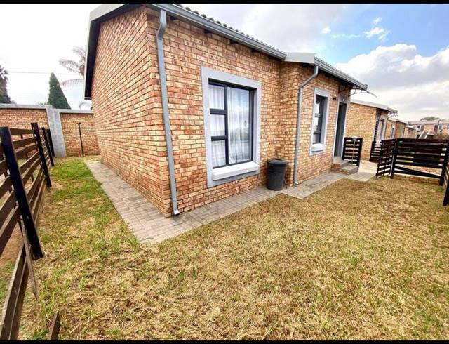 2 BEDROOM PROPERTY TO RENT IN GROBLERPARK
